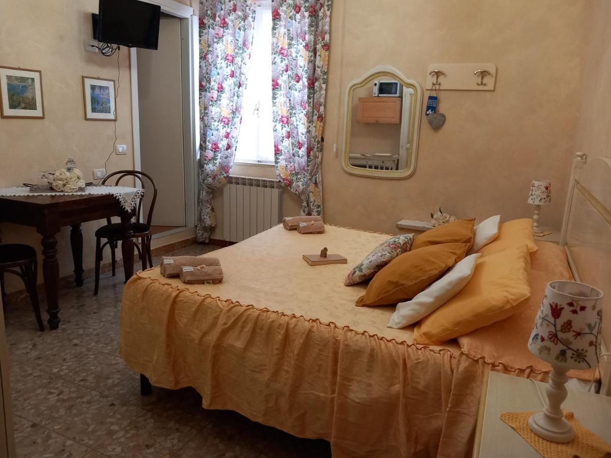 Affittacamere Da Carla Bonassola Exteriör bild
