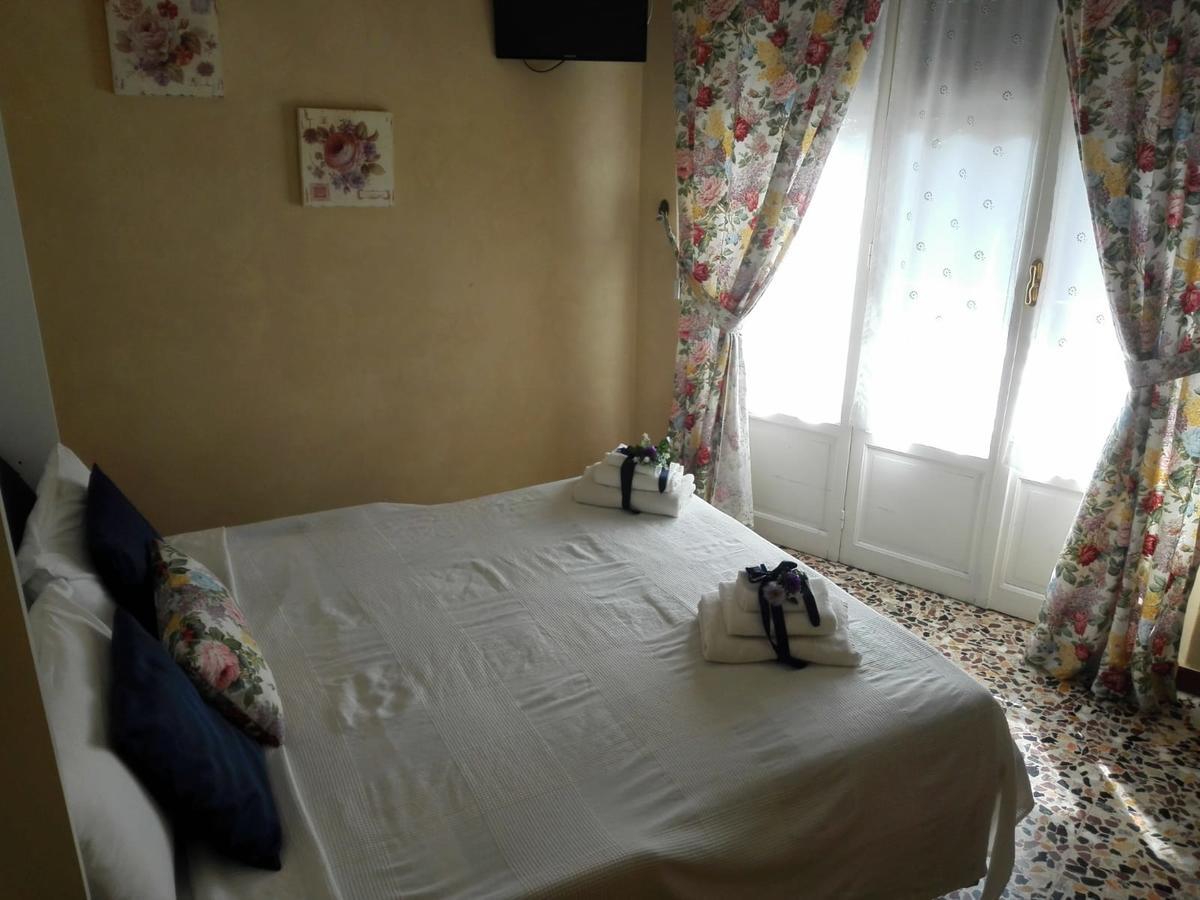 Affittacamere Da Carla Bonassola Exteriör bild